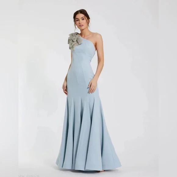 MAC DUGGAL
Blue Crepe One Shoulder Gown With Crystal Flower - Picture 1 of 3